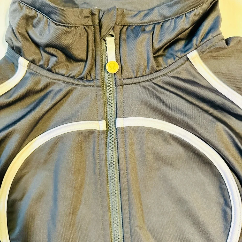 Jacket - Picture 2 of 5